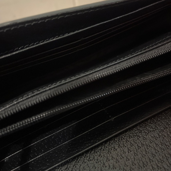 Authentic Gucci wallet - Picture 2 of 4